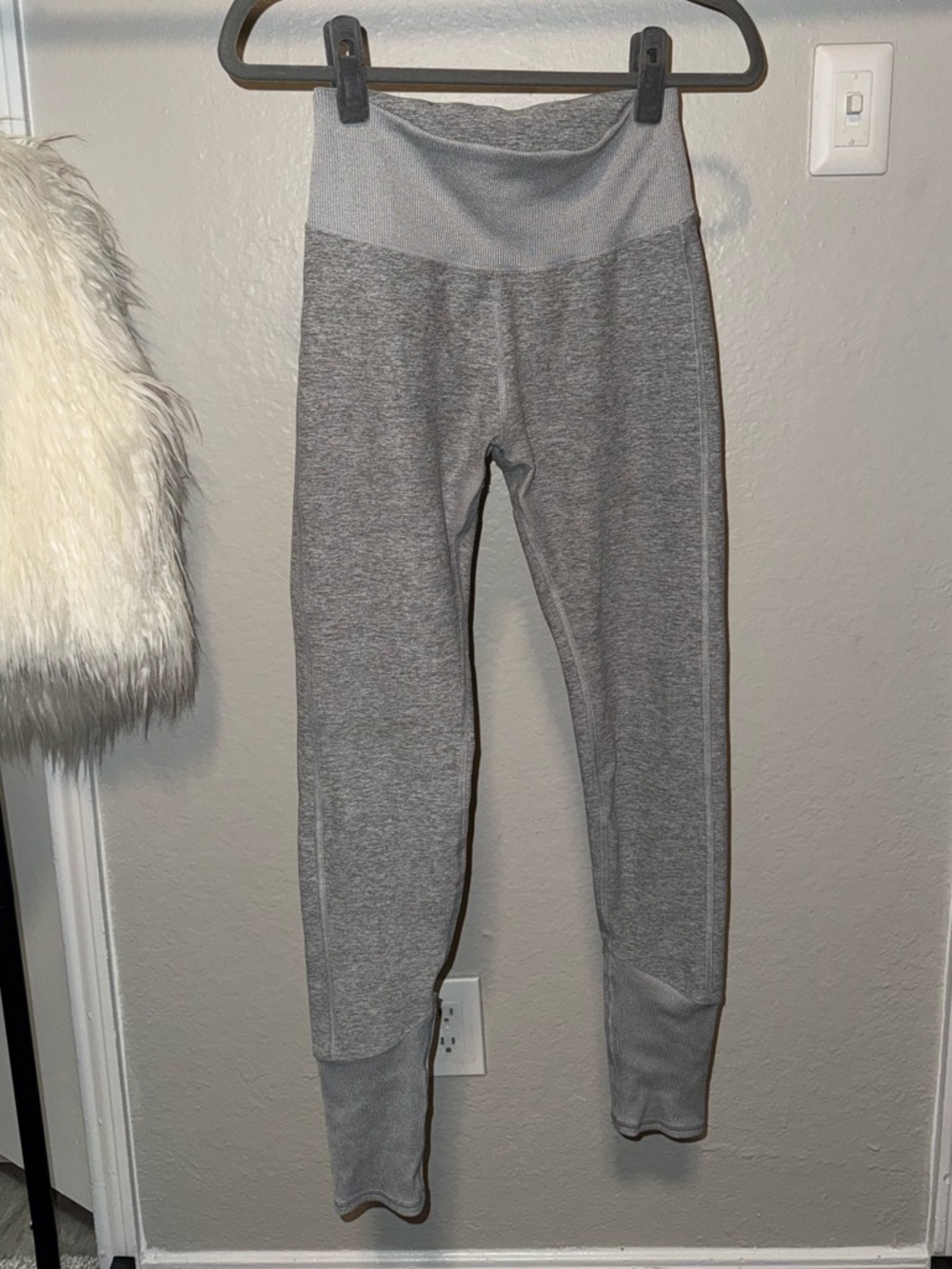 ALO Yoga Women's Heather Grey High-Rise Leggings